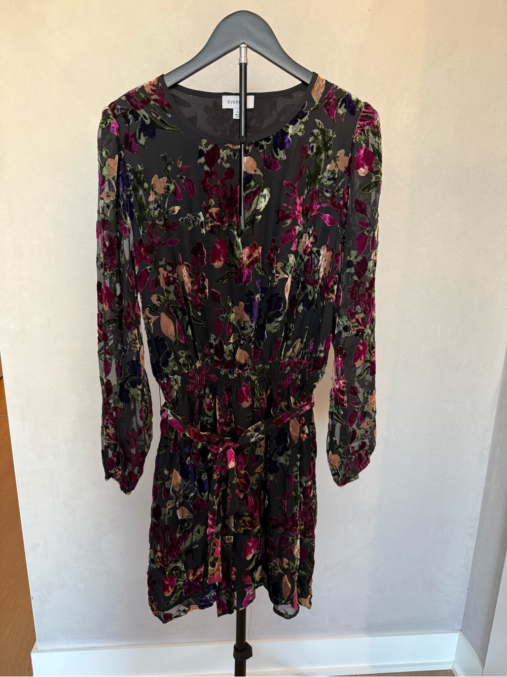 Evereve Black Floral Long-Sleeve Tie-Waist Mini Dress